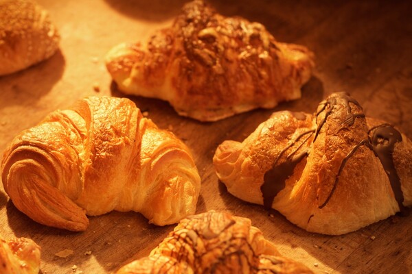 Croissants, Laugengebäck & Süßes